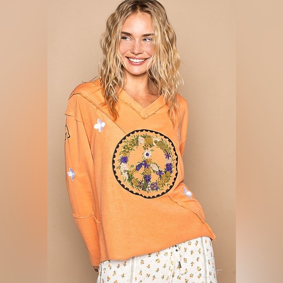 POL Peace Embroidered Exposed Seam Back Ruffle V-Neck Top 10010029233 - Picture 1 of 4